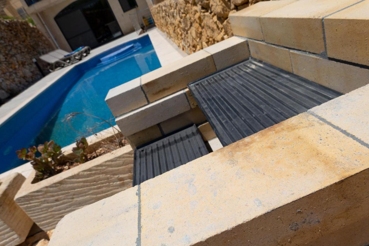 Si-Ku Holiday Home With Private Pool And Hot Tub Xagħra Exteriör bild